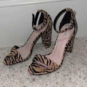 Brand New beige Tiger striped shoes